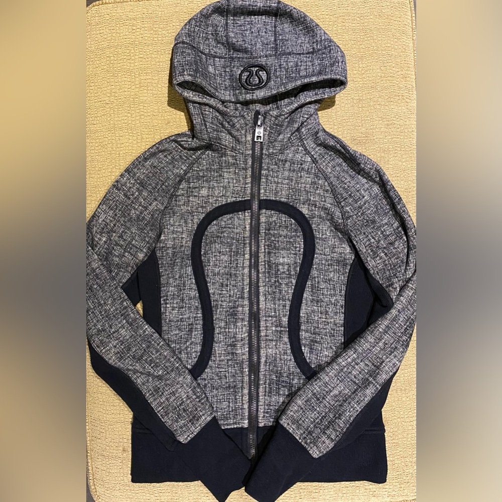 lululemon athletica Gray and Black scuba